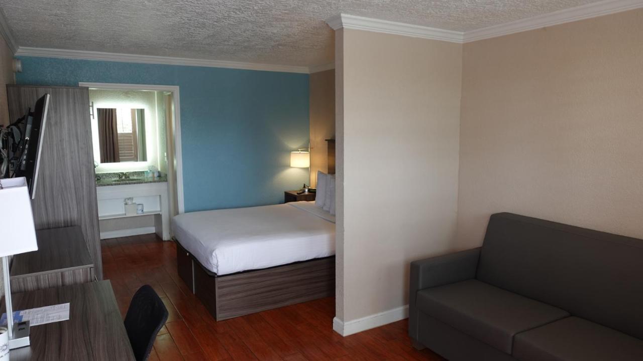 Melbourne All Suites Inn Near I95 Exterior photo